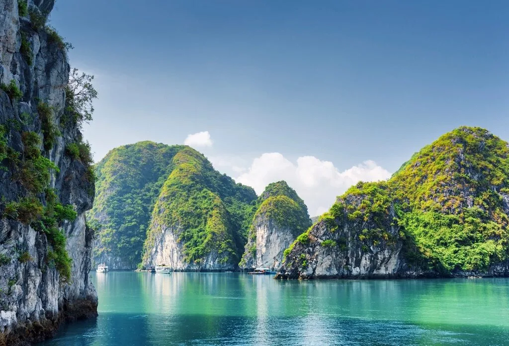 Vietnam travel and transfer service photo 02