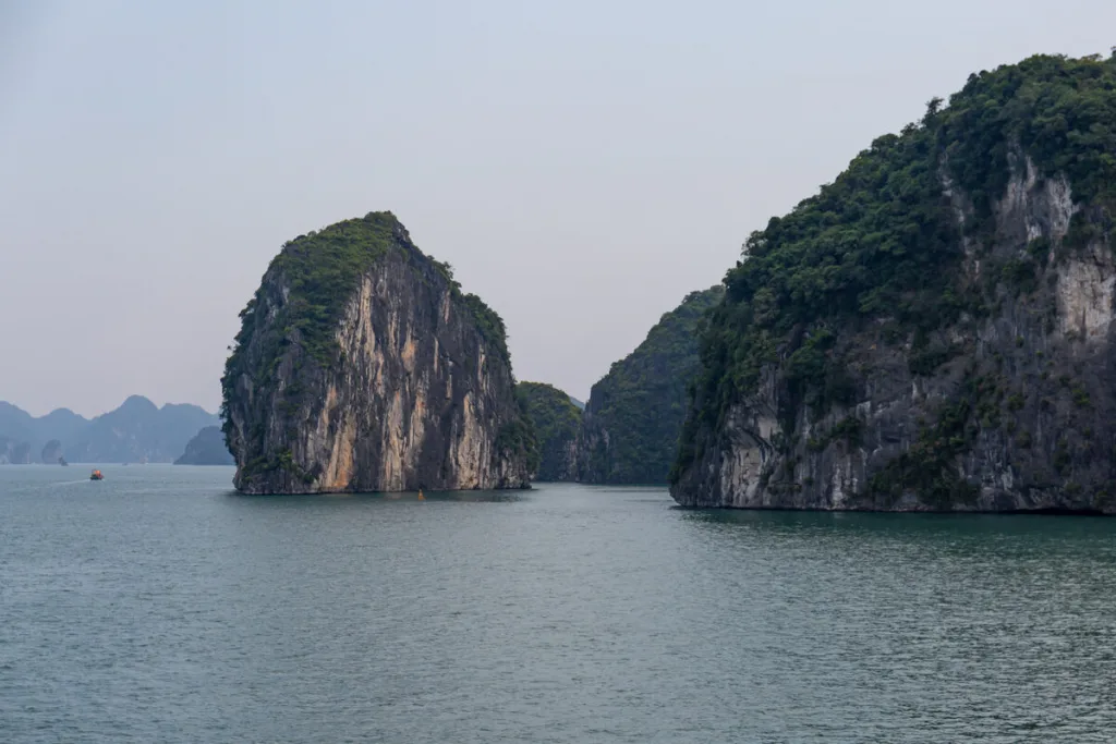 Vietnam travel and transfer service photo 03