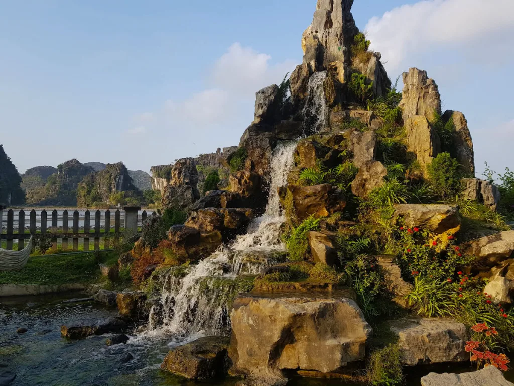 Vietnam travel and transfer service photo 10